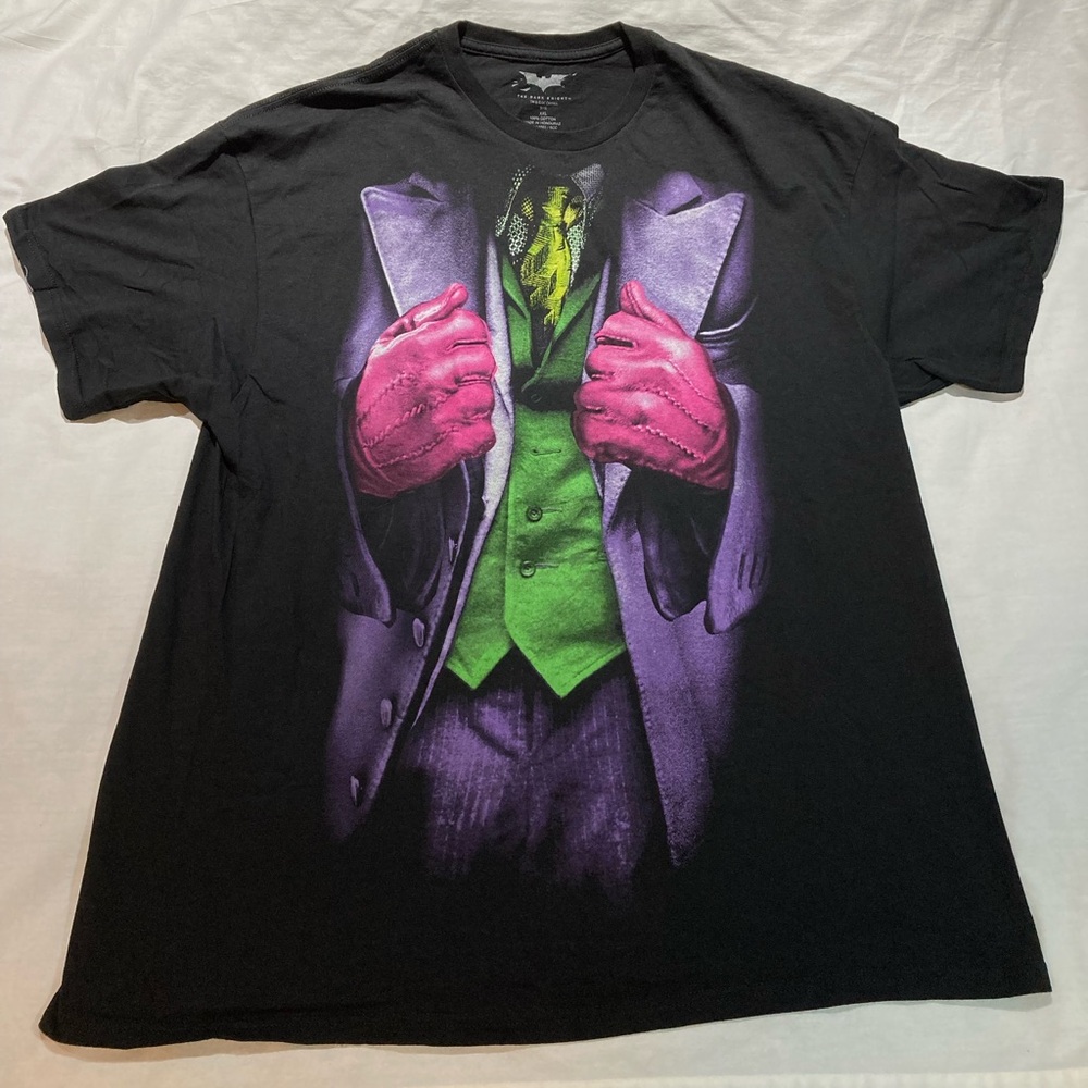 Batman the Dark Knight Joker Suit T-shirt, Men’s size 2X, Officially Licensed!